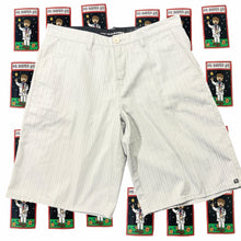 Load image into Gallery viewer, Y2k Rip Curl Walkshorts White Size 34 - Image 1