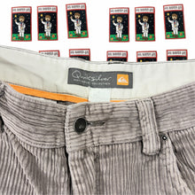 Load image into Gallery viewer, Y2k Quiksilver Cord Walkshorts Size 34 - Image 2