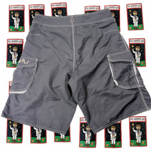 Load image into Gallery viewer, Y2k Quiksilver Men's Boardshorts Size 32-34 - Image 2
