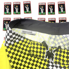 Load image into Gallery viewer, Y2K Billabong Men's Boardshorts Size 32  - Image 2
