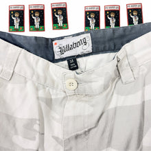 Load image into Gallery viewer, Y2k Billabong Cargo Walkshorts White Size 34 - Image 2