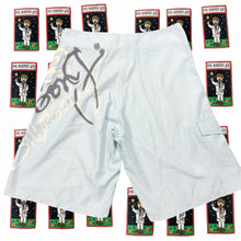 Load image into Gallery viewer, Y2K Billabong Men's Boardshorts Size 32  - Image 3