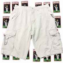 Load image into Gallery viewer, Y2k Quiksilver Walkshorts Size 32 - Image 3