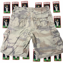Load image into Gallery viewer, Y2K Quiksilver Camo Cargo Shorts Size 32 - Image 3