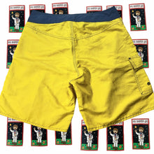 Load image into Gallery viewer, Y2k Quiksilver Men's Boardshorts Size 32 - Image 3
