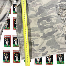Load image into Gallery viewer, Y2K Quiksilver Camo Cargo Shorts Size 36 - Image 5