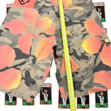 Load image into Gallery viewer, Y2K Billabong Board Board Shorts Size 30  - Image 6
