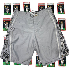 Load image into Gallery viewer, Y2K Quiksilver Boardshort Size 34