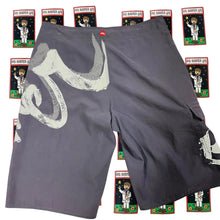 Load image into Gallery viewer, Y2K Quiksilver Boardshorts Size 32